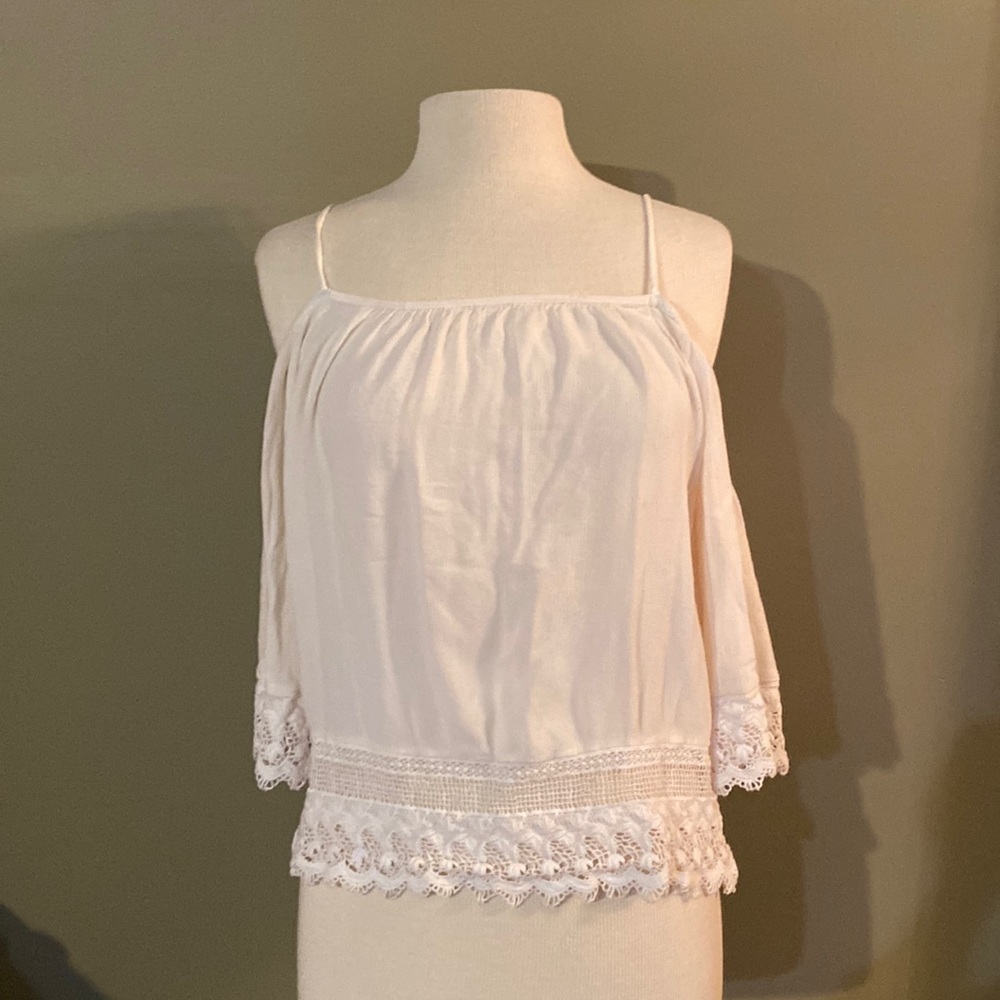 American eagle cute white shirt